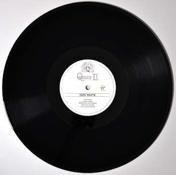 Vinyl Album "Queen 2" by Queen. LP A