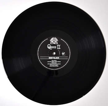 Vinyl Album "Queen 2" by Queen. LP B